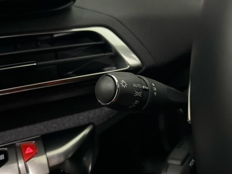 PEUGEOT 3008 Photo bsapi-173c2620216f0334f1a73c9fb78b48617a7b833f.jpg