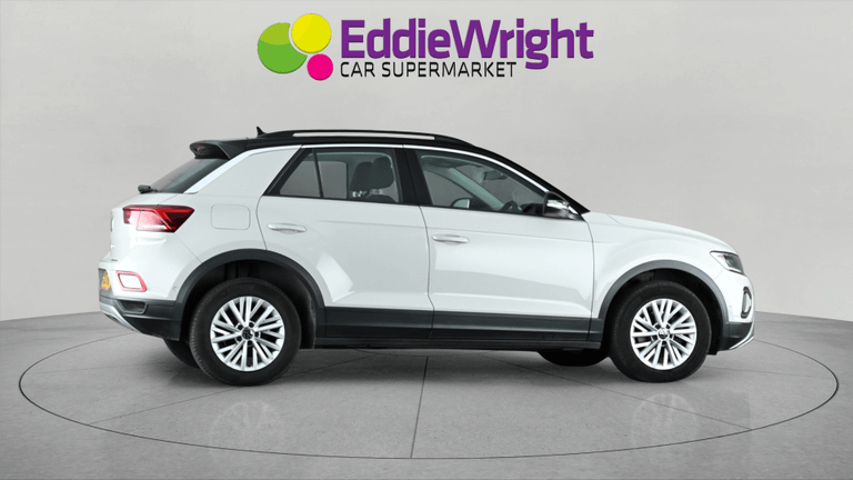 VOLKSWAGEN T-Roc Photo bsapi-17511cb18d7054ab85f48aeb239bf35b44ef3ea3.jpg