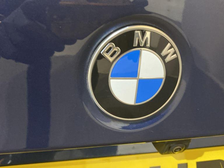 BMW 3 SERIES Photo bsapi-17f3aaf2a9a20e077256332fa323c659dc539dbe.jpg