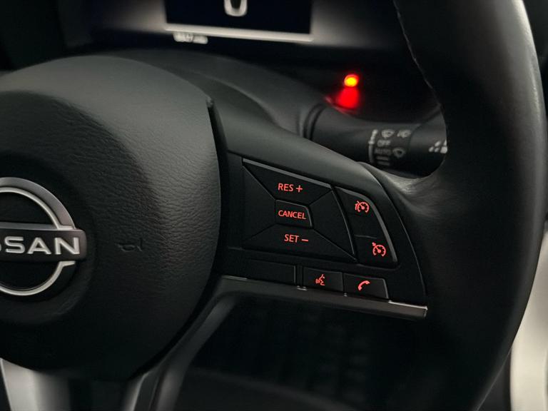NISSAN Juke Photo bsapi-1805b732f061e5c570b54bec675bc2231e362f95.jpg