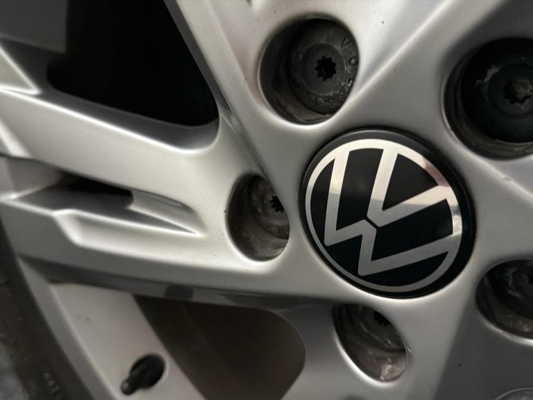 Volkswagen TAIGO Photo bsapi-1815793a603a586e5db05b536952b421499db070.jpg