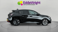 PEUGEOT 208 Photo 7