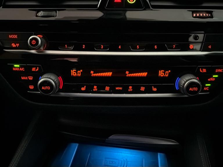 BMW 5 Series Photo bsapi-1ac402e08fec7fd4f971be3b2d9279f50e3f37b2.jpg