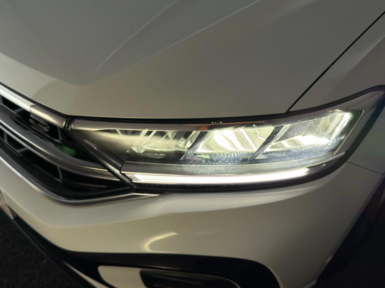 Volkswagen T-Roc Photo bsapi-1af6b7a870bd6afa3c0f118c61760f52082f8fdd.jpg