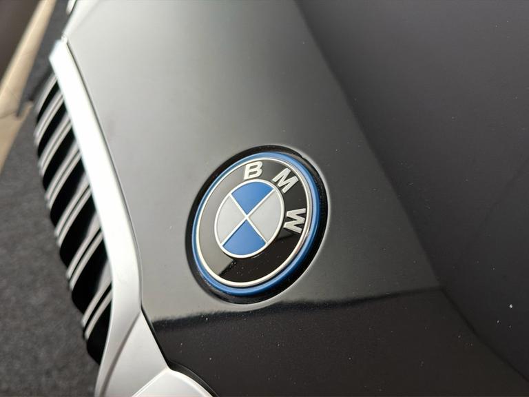 BMW 3 Series Photo bsapi-1b2761a135c0fb7ddc1e745bc65faa6f970e3415.jpg