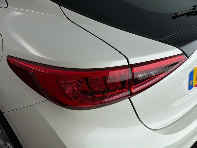 INFINITI Q30 Photo bsapi-1db2fd0c07262da006d33cbd32f956dbe9250d22.jpg