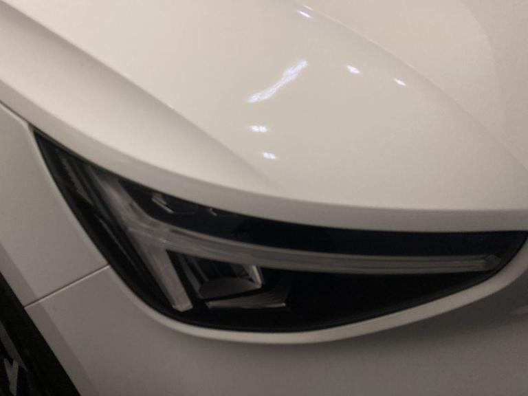 VOLVO XC40 Photo bsapi-1df5d78767b53adda6176a5282f9450af1a2ac09.jpg