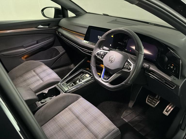 Volkswagen GOLF Photo bsapi-1e15c731bdb80ad54b5dfbf1b38c9abb6afa230a.jpg