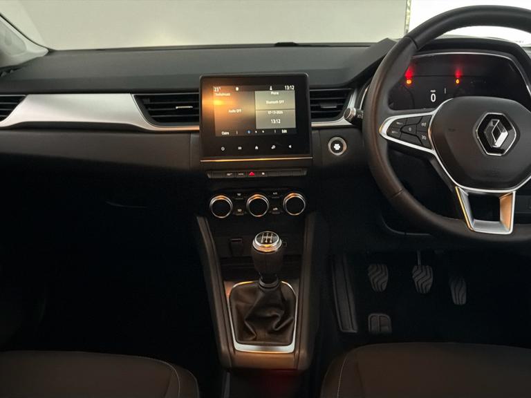 RENAULT Captur Photo bsapi-1e771b5a73975a1e6fc90c4f4cbe409cf3f40675.jpg