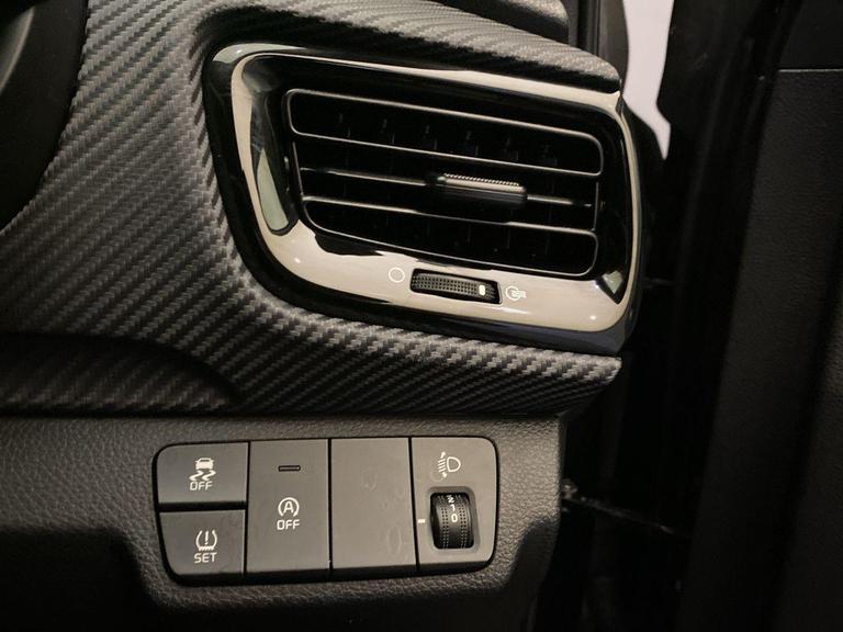 Kia STONIC Photo bsapi-1eb1a536d95aae59d8649018aa3148e8666e08d7.jpg