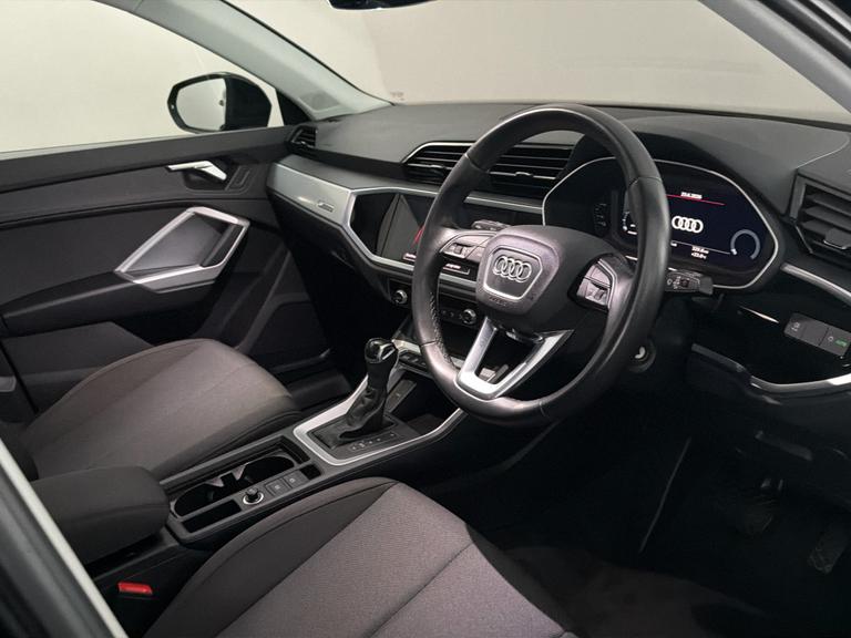 Audi Q3 Photo bsapi-1f19d54c9d4c17294d26e70469cc8d4ade98ae42.jpg