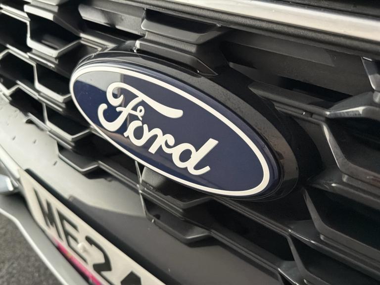 Ford KUGA Photo bsapi-1f8876f53d653c3d99d4dcbf043e0e05cf15e2d2.jpg