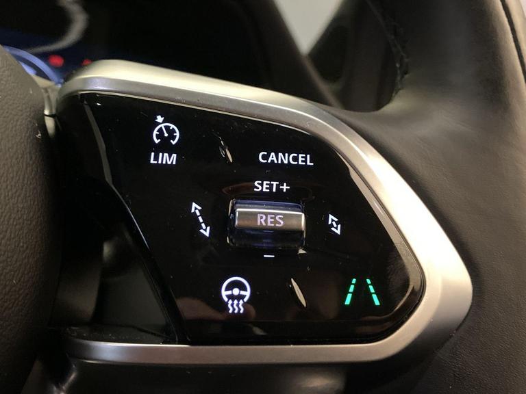JAGUAR I-PACE Photo bsapi-207bb138e61b5a823f9f5a658aa3f894dc3eee6f.jpg