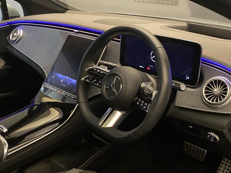 MERCEDES-BENZ EQE Photo bsapi-209d5889ba201f04b8eaa5e83b2309e9105942d7.jpg