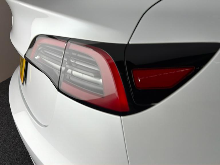 TESLA Model 3 Photo bsapi-20dac0dd0db7ddab3751ee3d83bba24b5d01ae52.jpg