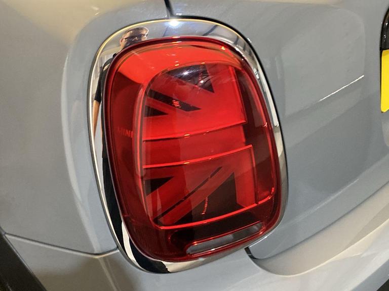 MINI HATCH Photo bsapi-20e2b07bb4bc7018403fa40f101f38d4e57d8fa2.jpg
