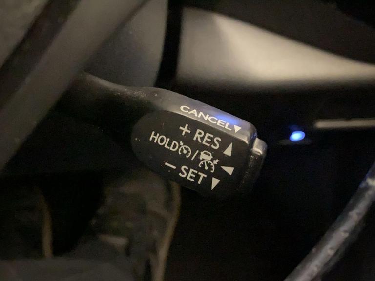 TOYOTA C-HR Photo bsapi-219076383277419a5f460e33594b3ef5d7c0b5d6.jpg