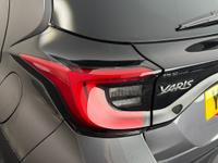 TOYOTA Yaris Photo 18