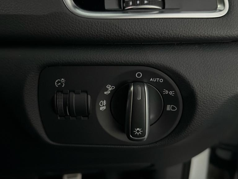 Audi Q3 Photo bsapi-2315b4c03b8d670740381c42cdd12608a5b2b172.jpg