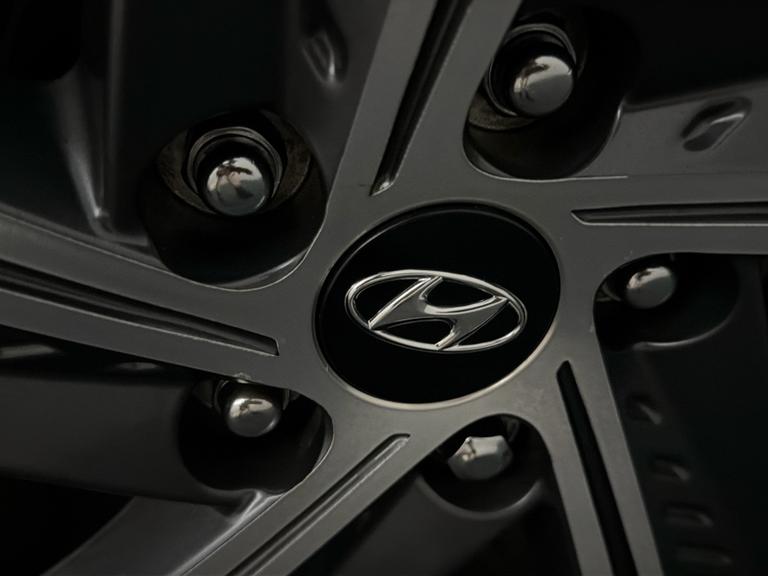 HYUNDAI Tucson Photo bsapi-23bbabc8ecf69d73d2c37527d70aeb54a0774e87.jpg