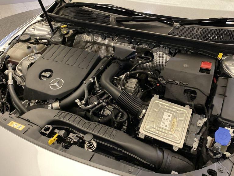 MERCEDES-BENZ CLA Photo bsapi-23f8395787636702ea66d002e65788dc61ed78f1.jpg