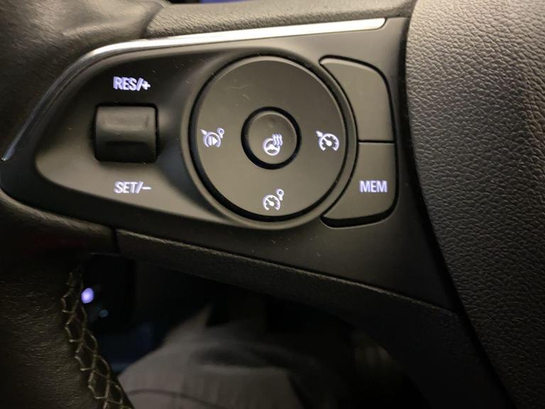 Vauxhall MOKKA Photo bsapi-242d80b2a52478436170cc6b7ba62f0dd73a8a73.jpg