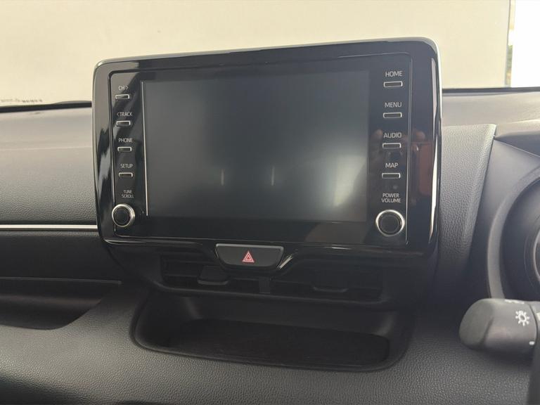 TOYOTA Yaris Photo bsapi-2473d2006e10b0b1054551d2cc18d80e76aa5e6d.jpg