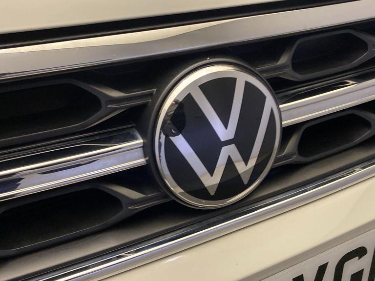 Volkswagen T-ROC Photo bsapi-24c895296329c74d4fbea54c1c1ff594f6d1d094.jpg