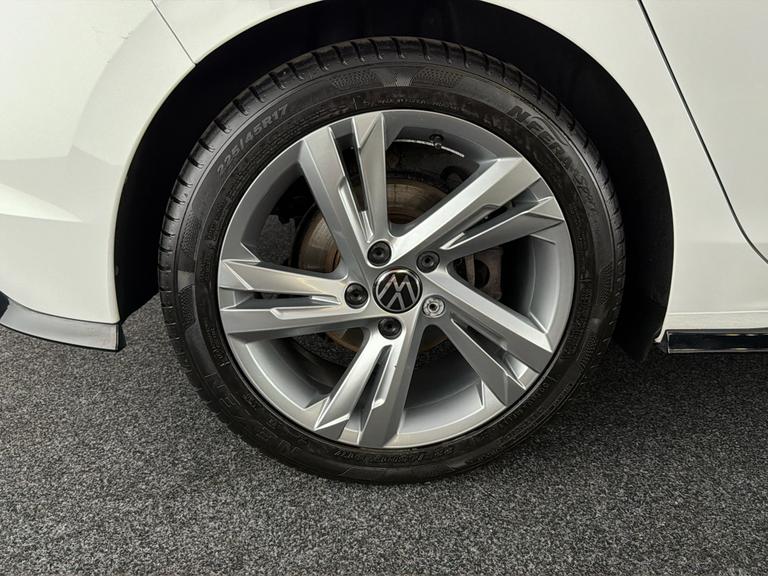 Volkswagen GOLF Photo bsapi-24fbfcf86feaff1592e1422caeecda4b541cb2b0.jpg