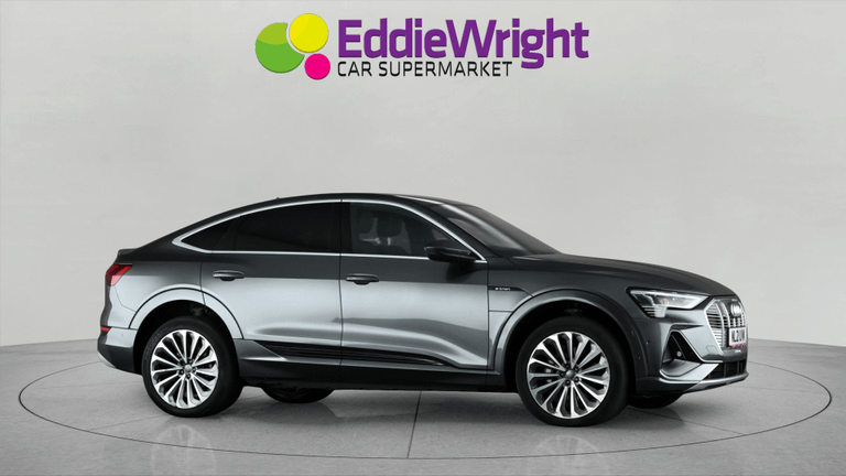 Audi E-Tron Photo bsapi-255b15bf4f685661adb216ace4e87648b907d7b8.jpg