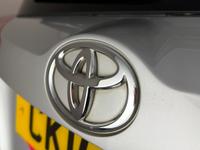 TOYOTA Rav4 Photo 24