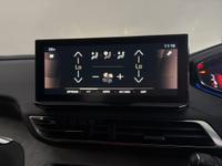 PEUGEOT 5008 Photo 10