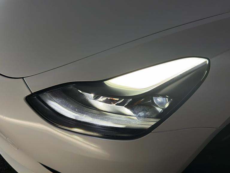 TESLA Model 3 Photo bsapi-266c06c0c6969d9ef9bd6e1753bc47a162d81f33.jpg