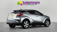 TOYOTA C-HR Photo 4