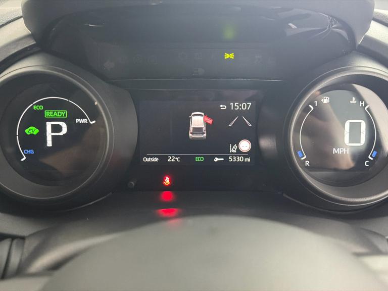TOYOTA Yaris Photo bsapi-27289fa5249a59d81b8c901c0d402077b05af27c.jpg