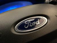 Ford FIESTA Photo 26