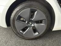 TESLA Model 3 Photo 26