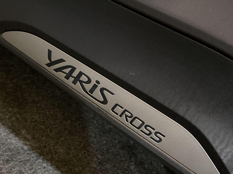 TOYOTA YARIS CROSS Photo bsapi-2b1b3611edb69faaa719c604915f56007fdba01b.jpg