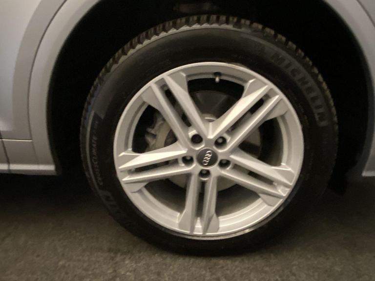 Audi Q5 Photo bsapi-2b475d32acbd44f27f3d19275e48b86ae64ec079.jpg