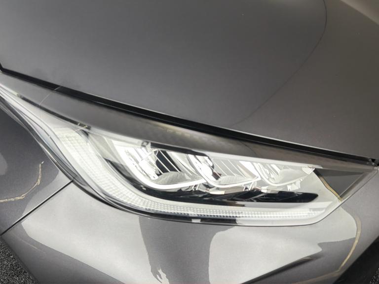 TOYOTA Yaris Photo bsapi-2b4bca9bc960b954f580ed9596a140e6079fb6a5.jpg