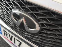 INFINITI Q30 Photo 21