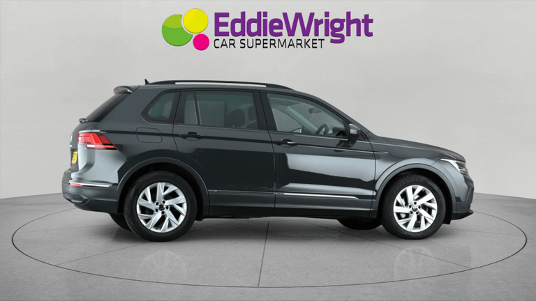 VOLKSWAGEN Tiguan Photo bsapi-2c95a7bdb8348f31cc248be160dc8843701a06bb.jpg
