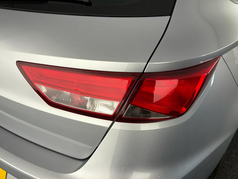 SEAT LEON Photo bsapi-2cc1916c63b3b5ed91cfffbb37ade6f47ba531ae.jpg