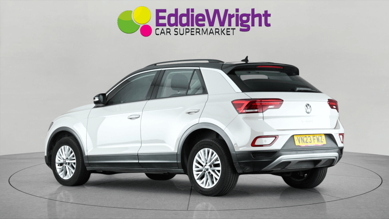 VOLKSWAGEN T-Roc Photo bsapi-2d0e0e174eb1727f1d1b40e4a967b25eaaee52a0.jpg