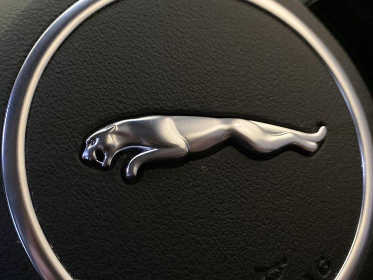 JAGUAR I-PACE Photo bsapi-2d5f5c4c14b57d8af8481ce13f18bd8c373dd0d4.jpg