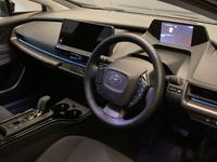 TOYOTA PRIUS Photo 3