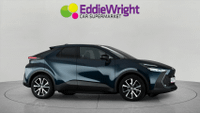 Toyota C-HR Photo 8