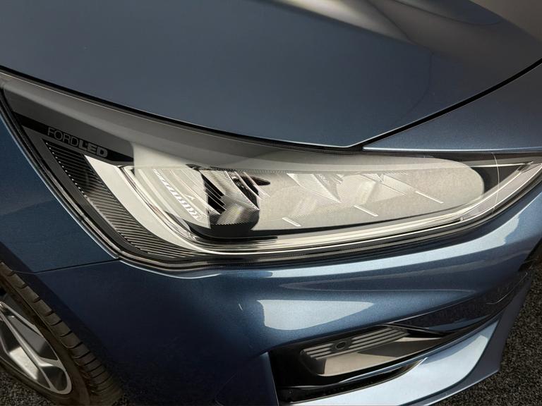 FORD FOCUS Photo bsapi-2dedc120b7562a563b731d6596642fa6430c1468.jpg