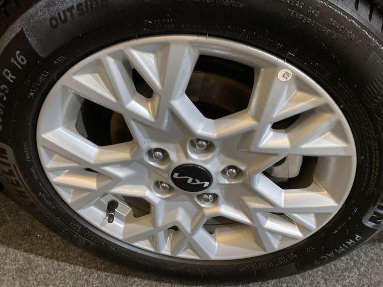 Kia CEED Photo bsapi-2ead42ca6948529f86ef429d5bd747dfb3663314.jpg
