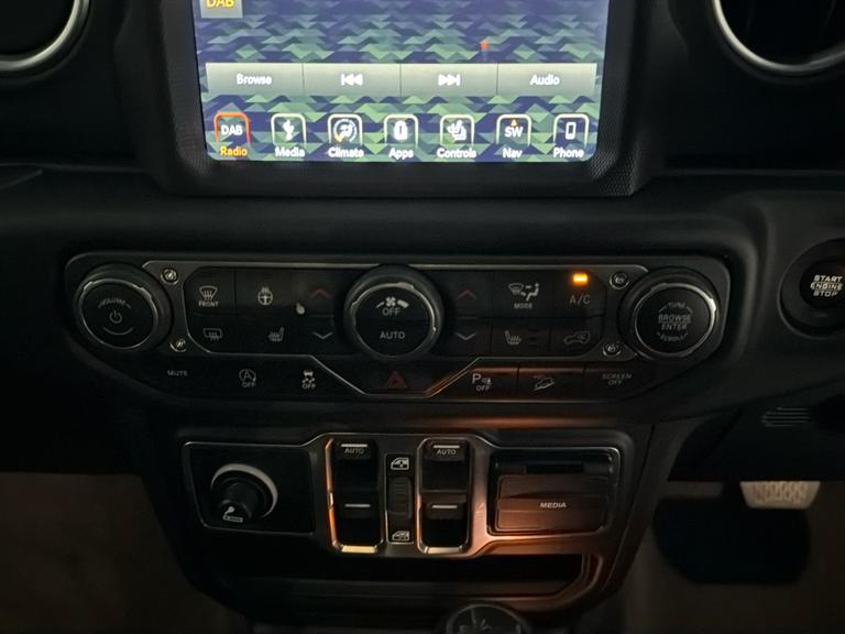 JEEP Wrangler Photo bsapi-2f9d4403ca9c71d6a089a68e6ddc2f02242519d5.jpg